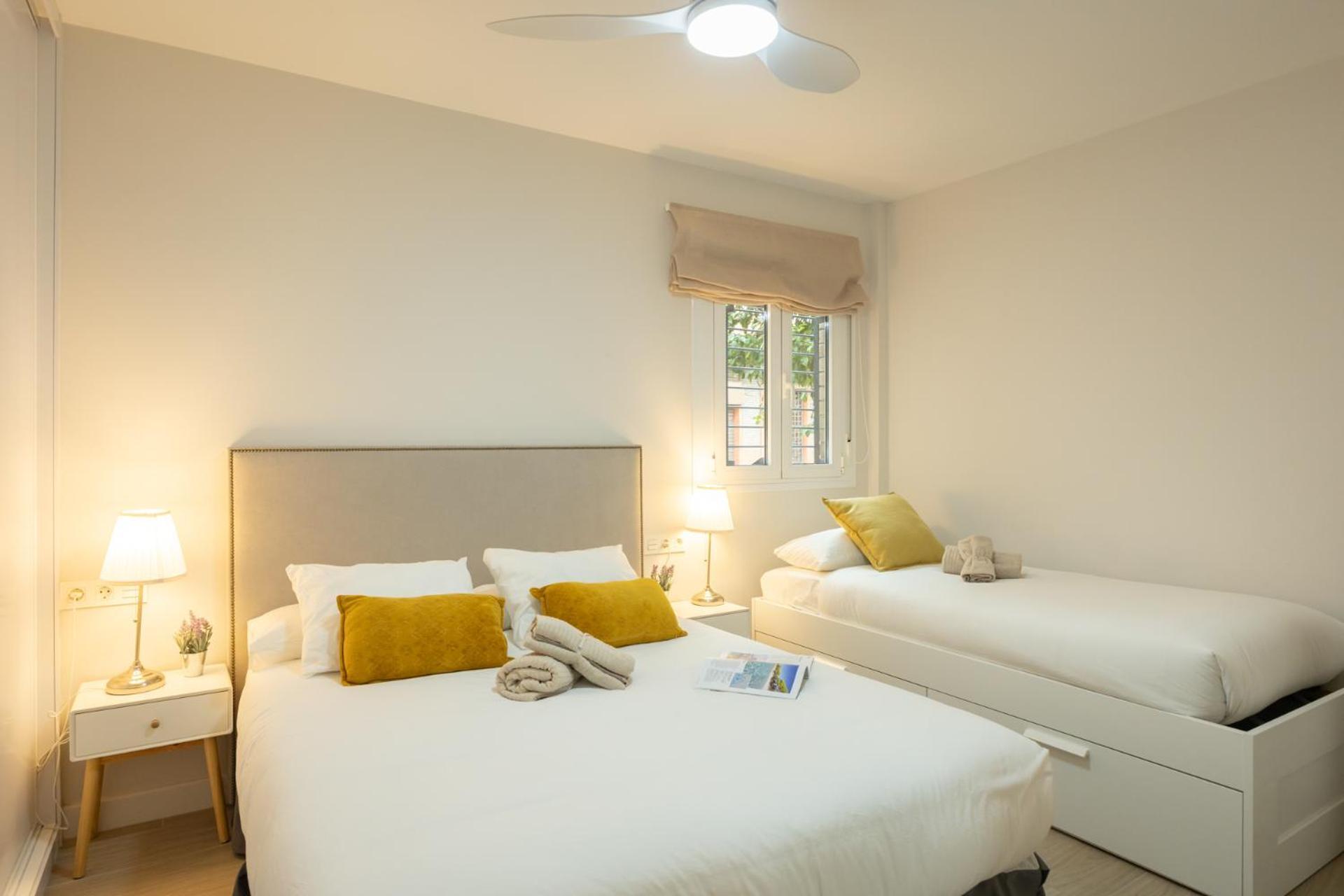 Charming Apartment With Private Patio At Plaza De Espana By Ocityzen セビリア エクステリア 写真