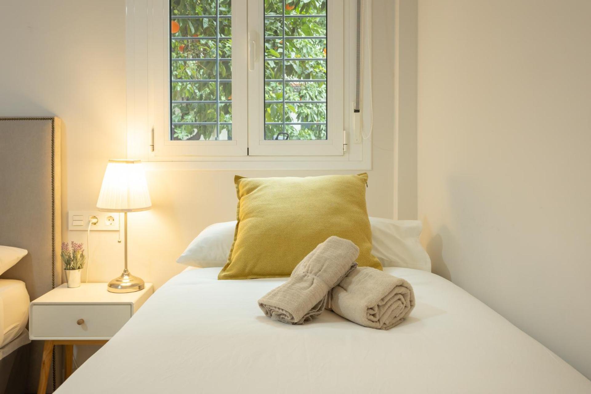 Charming Apartment With Private Patio At Plaza De Espana By Ocityzen セビリア エクステリア 写真
