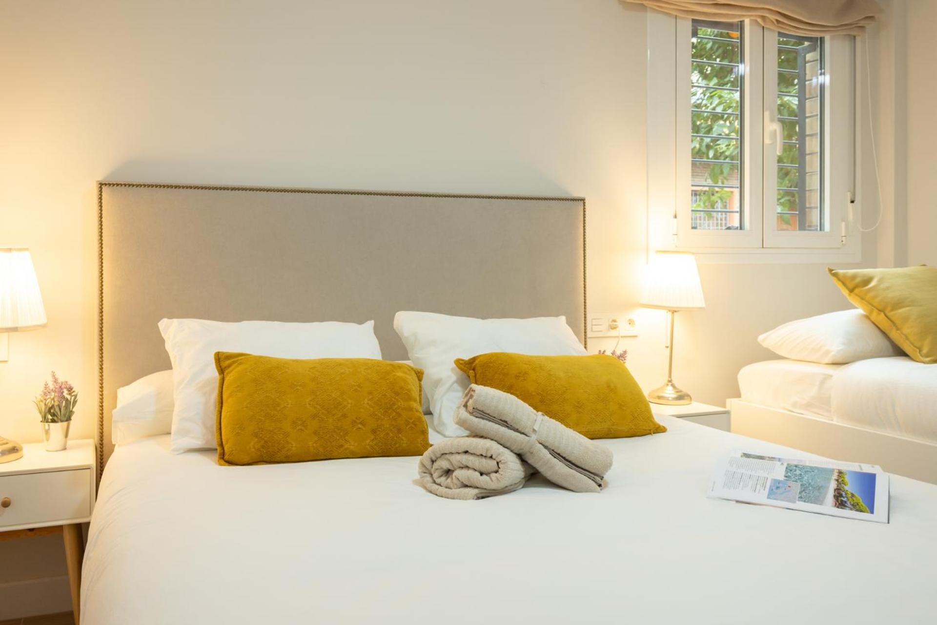 Charming Apartment With Private Patio At Plaza De Espana By Ocityzen セビリア エクステリア 写真